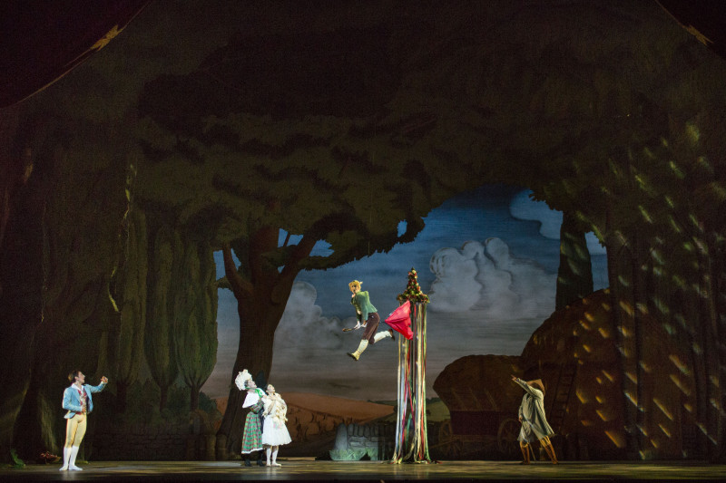 Szene aus ROYAL BALLET AND OPERA 2025-26: LA FILLE MAL GARDEE